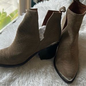 Jeffrey Campbell boots size 9.5